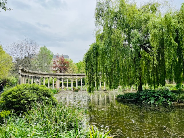 Parc Monceau Paris photo spot with pond and classical colonnade