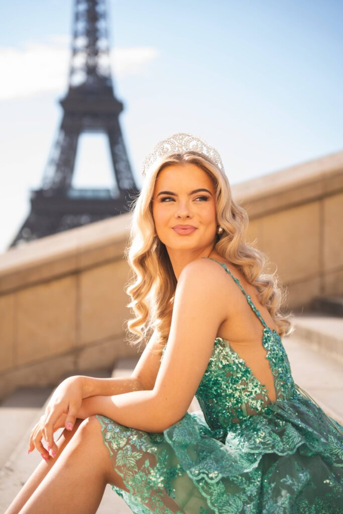16th birthday photoshoot Paris, close-up portrait at Trocadéro with the Eiffel Tower softly blurred